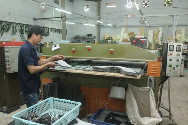 Xưởng gia công yên xe Phú Quang - Ảnh 5