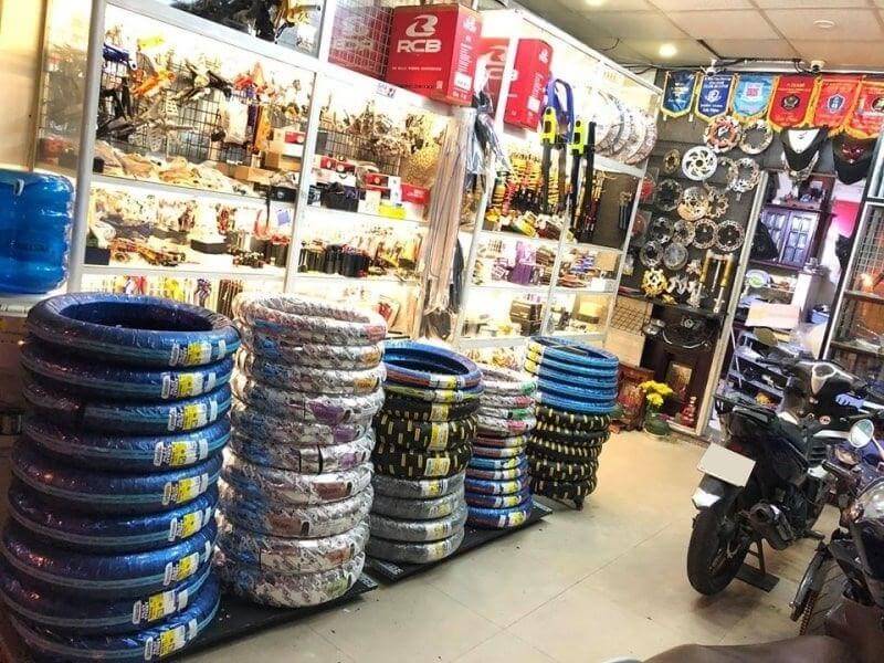 Tuấn QT Racing Team là cửa hàng bán đồ chơi xe máy nổi tiếng tại khu vực Ba Đình.