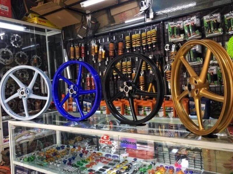 Cửa hàng đồ chơi xe máy exciter Hoàng Ngọc Racing Shop.