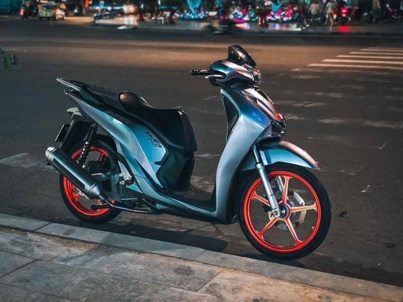 Honda Sh độ cặp phuộc sau độc đáo tại Đà Nẵng