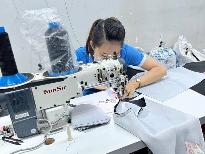 Xưởng Yên Xe Phú Quang sở hữu công nghệ máy may tự động, lập trình sẵn.