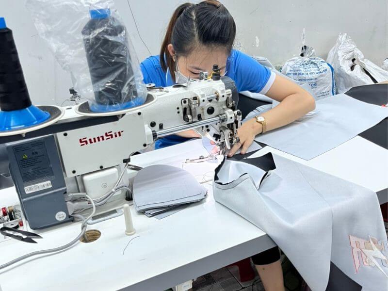 Xưởng sản xuất bọc yên xe máy Phú Quang ứng dụng công nghệ sản xuất hiện đại, tiên tiến.