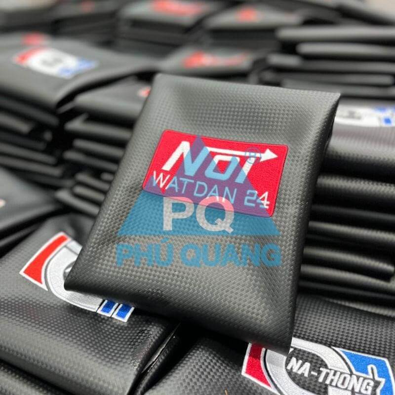 Nguồn nhập sỉ bọc yên xe máy carbon 3D tận xưởng, giá tận gốc Phú Quang.