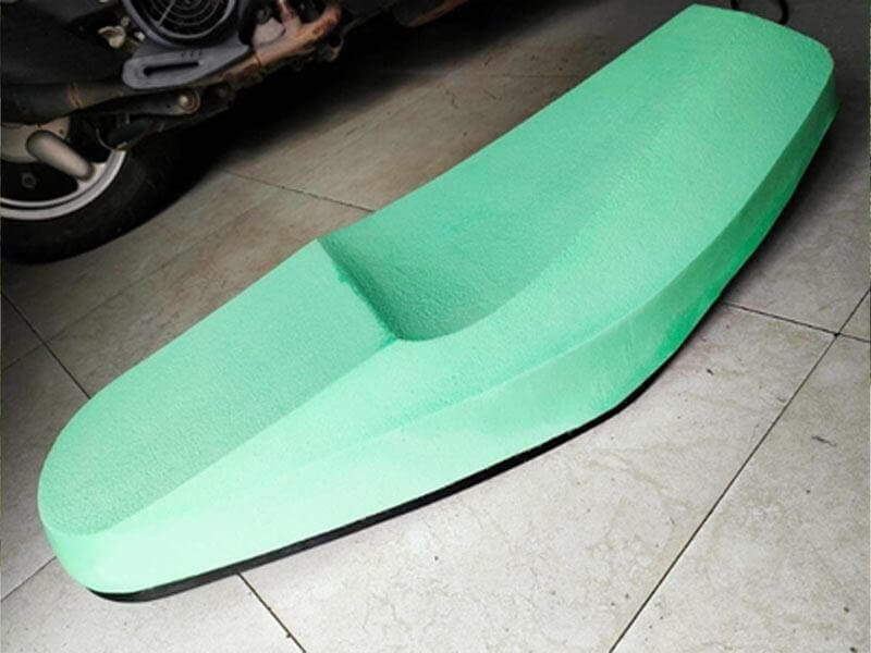 Mút yên xe máy xanh lá siêu êm đem đến hiệu quả chống ê mông khi đi xe máy đường dài.