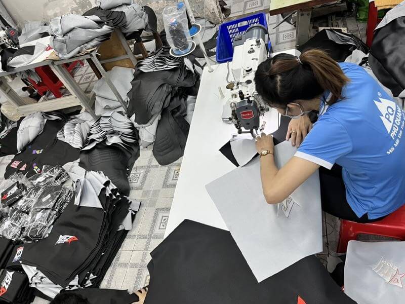 Yên Xe Phú Quang nhà sản xuất bao yên xe máy TPHCM uy tín, giá rẻ.