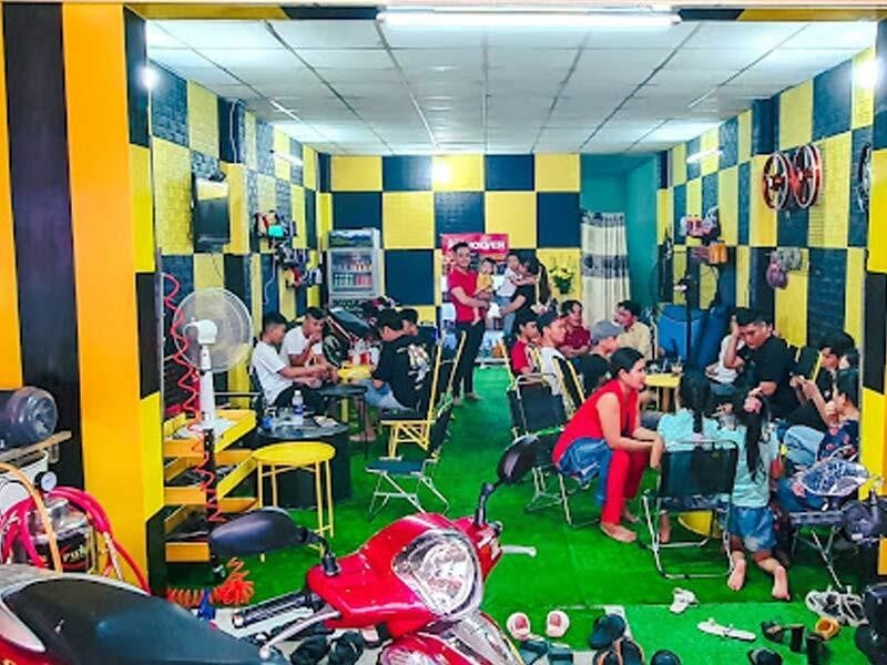 Hậu Lê Shop chuyên phụ tùng, đồ chơi và bọc yên xe máy.
