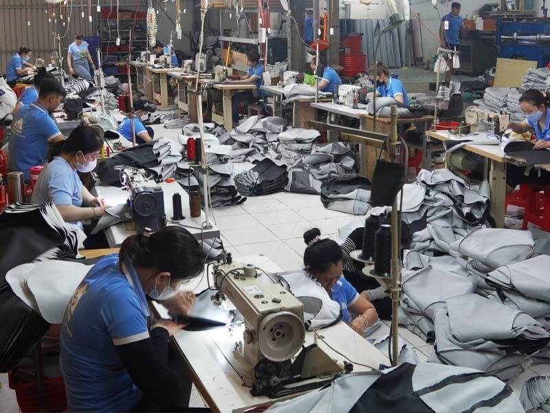 Xưởng sản xuất Phú Quang - nguồn cung bọc yên xe máy toàn quốc uy tín.