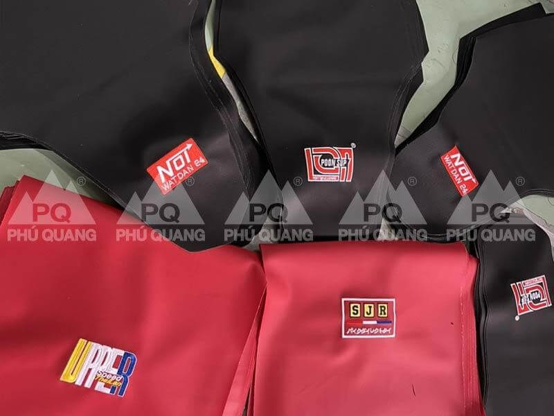 Chúng tôi cung cấp cho khách sỉ hơn 150 da yên độ thời trang.