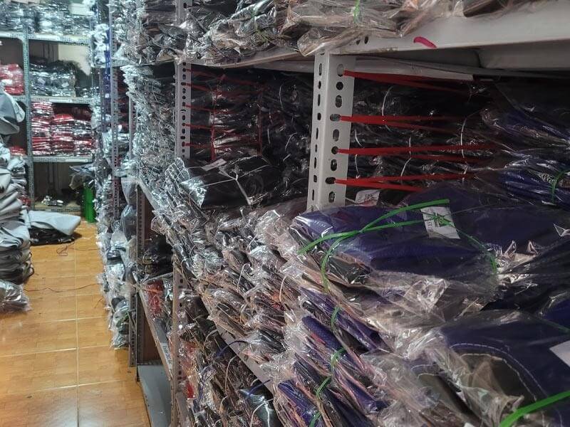 Xưởng bọc yên xe máy gần đây Phú Quang cung cấp 300+ loại da simili độ zin.