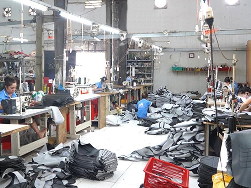 Công ty Phú Quang chuyên sản xuất bọc yên - mút đế - yên thành phẩm chất lượng cao.