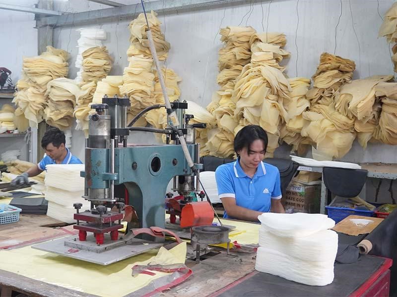 Công ty Yên Xe Phú Quang ứng dụng công nghệ sản xuất mới vào quy trình sản xuất.