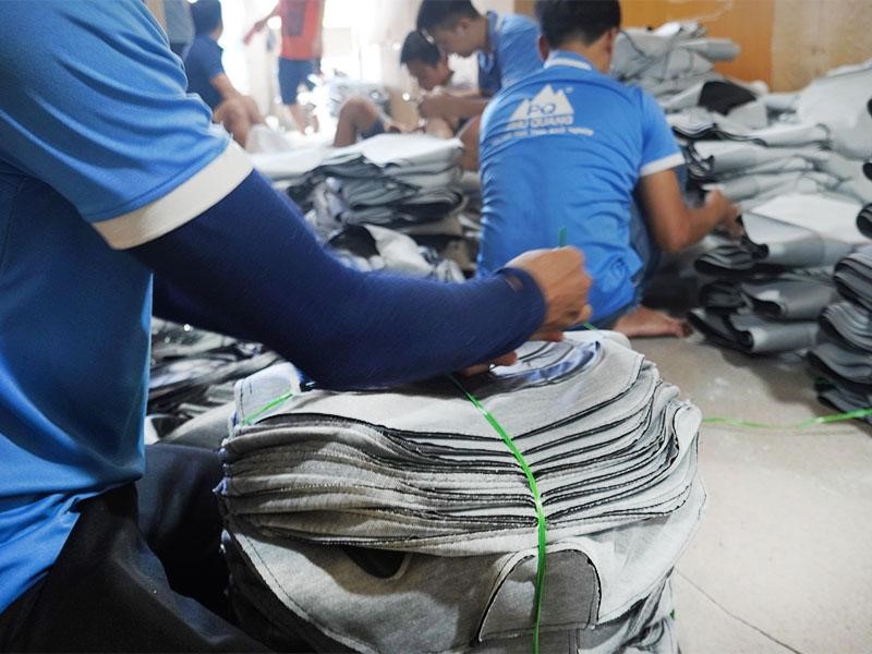 Bọc yên, mút đế, yên thành phẩm có hàng số lượng lớn tại kho Phú Quang.