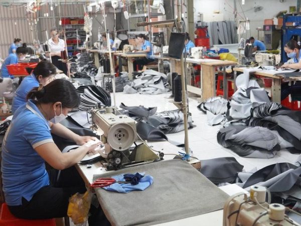 Lấy mối vỏ yên xe máy tại công ty Phú Quang vốn chỉ 2xx, toa tối thiểu 10+ da yên.